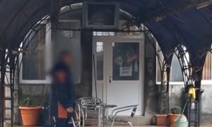 "Crești un copil să te omoare după aceea". Bătrână bolnavă, bătută cu bestialitate de propriul fiu, consilier local în Dolj