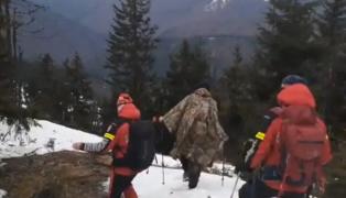 Ucrainean de 22 de ani din Harkov, salvat de salvamontiştii din Maramureş. A fost găsit la 1.700 metri înălţime, în zăpadă