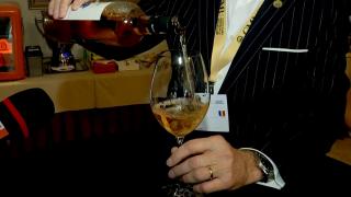 Reacţia unui somelier din Ungaria după ce a băut pentru prima dată vin produs în Dobrogea: "Sunt uimit"