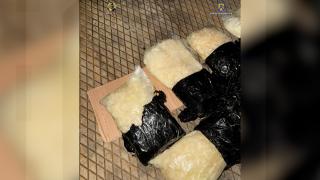 Captură impresionantă în Satu Mare: DIICOT a ridicat 12 kg de droguri, sume uriaşe de bani şi maşini de lux