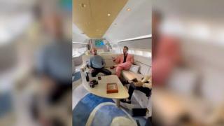 Fraţii Tate au plecat cu un avion privat în Dubai, după ce au ieşit de la DIICOT. Cum arată aeronava