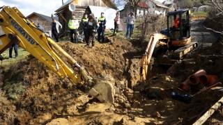 Un bărbat din Bistriţa a murit strivit sub un mal de pământ: "Nu l-au mai putut scoate din păcate"