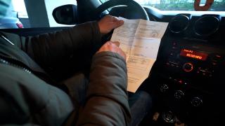 Mai mulţi bani pentru poliţele RCA, în ciuda plafonării. Asiguratorii ţin cont acum de marca sau culoarea maşinii