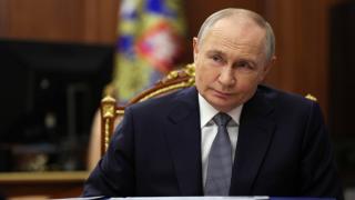 The Telegraph: Emmanuel Macron ar putea negocia direct cu Putin încheierea războiului din Ucraina