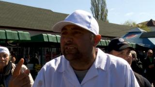 Carnea de miel, tranșată cu scandal în piețele din Iași. Controale, amenzi și marfă aruncată la tomberon