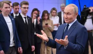 Vladimir Putin l-a lăudat pe Elon Musk şi l-a comparat cu un erou sovietic, în faţa studenţilor ruşi