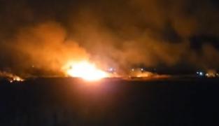 Incendiu devastator în Călărăşi, după o ţigară aruncată la voia întâmplării. Pompierii au stins flăcările înainte de a se produce o tragedie
