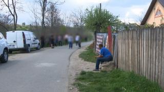 Caz şocant în Buzău. O copilă de 10 ani ar fi fost violată de un bărbat şi de fiul acestuia în vârstă de 16 ani