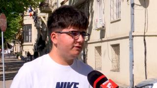 Un elev din Constanţa, petiţie împotriva folosirii frauduloase a inteligenţei artificiale