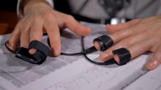 FBI îşi testează propriii angajaţi cu detectorul de minciuni. Conducerea vrea să afle cine a "scurs" informaţii către presă