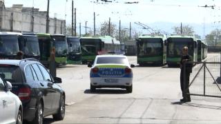 Zeci de angajaţi ai companiei de transport din Braşov, duşi la audierii. Şoferii de autobuze, suspectaţi că au furat combustibil