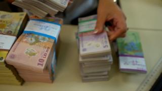 "Va fi rău!" Economiştii anunţă că statul ar putea rămâne fără bani pentru pensii, în funcţie de votul din turul II