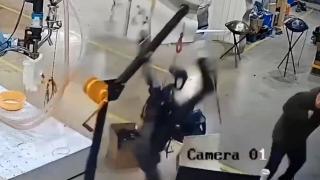 Un robot dotat cu AI şi-a atacat creatorii, în China. Imaginile nu sunt chiar atât de înfricoşătoare, spun specialiştii