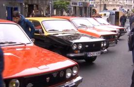 Expoziţie cu maşini retro pe Calea Victoriei. Bătrânele Dacii au fost vedetele show-ului