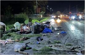 Un șofer din Neamț, băut și cu permisul anulat, a făcut țăndări o căruță cu 10 oameni în ea, printre care 3 copii. A fugit imediat