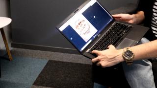 Şi-a comandat verighetele de pe internet, iar cu 3 zile înainte de nuntă a aflat că a fost păcălită. 
