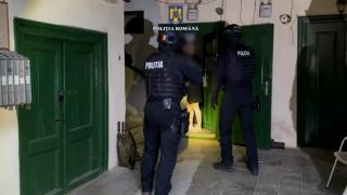 Bătrân din Cluj, păcălit 11 ani la rând de un sibian care imita un "robot bancar". Suma uriaşă pe care escrocul a obţinut-o