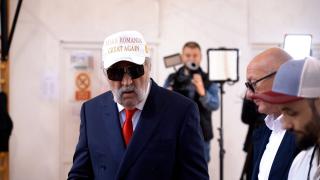 Ion Ţiriac a venit la vot cu şapca MAGA pe cap