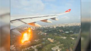 Clipe de groază pentru un român aflat într-un avion cu destinaţia Istanbul. Aeronava a luat foc după decolare: 