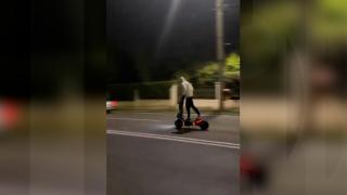 Goana pe trotinetă s-a încheiat cu o amendă usturătoare. Tânărul care a fugit de poliție prin Galați, prins după o săptămână