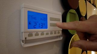 Ce soluţii au românii care se vor trezi cu facturi duble la energie din iulie