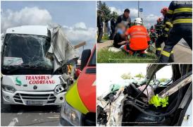 Filmul accidentului din Lețcani. Zeci de oameni au fost răniți iar o femeie și-a pierdut un braț, după ce şoferul dubei ar fi adormit la volan