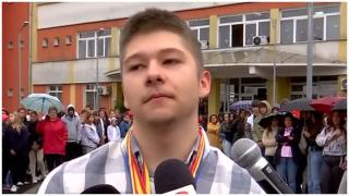 Raul este olimpic la 4 materii, deşi face naveta la liceu, o oră pe zi, în Maramureş. Îşi vede viitorul în România