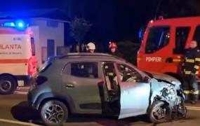 Impact violent între două maşini, în Satu Mare. O şoferiţă de 60 de ani nu a acordat prioritate şi a fost izbită în plin