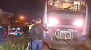 Un tânăr de 35 de ani din Târgu Mureş a murit călcat de tren. Nu se ştie ce căuta barbatul pe şine
