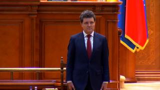 Momentul în care preşedintele Nicuşor Dan depune jurământul în plenul Parlamentului