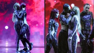 American Music Awards 2025. Jennifer Lopez s-a sărutat cu dansatorii şi a schimbat opt rochii