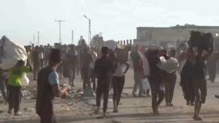 Mii de palestinieni disperaţi s-au năpustit după mâncare în Gaza. Armata israeliană, acuzată că a tras în ei