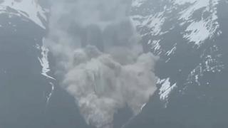 Alunecare de teren masivă în Elveţia. Un sat aproape şters de pe hartă şi o persoană dată dispărută