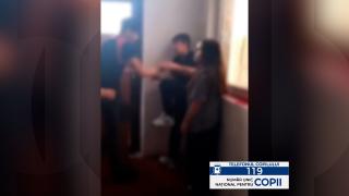 Un adolescent a ajuns la spital cu coastele fisurate, după ce a fost bătut de doi băieţi şi o fată