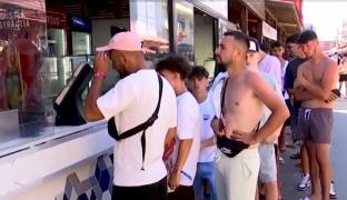 30.000 de lei, 4 nopţi de cazare la vilă. Staţiunea care a mărit de 4 ori preţurile odată cu festivalul