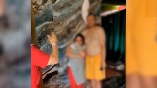 Bărbat din Tulcea, cu toporul la poliţişti după ce şi-a bătut iubita. Nici medicii nu s-au putut apropia