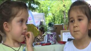 Jocurile care au făcut senzaţie printre copiii născuţi în era tehnologiei. Cum s-au distrat sărind şotronul