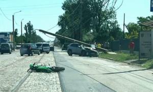 Adolescent pe motocicletă aruncat zeci de metri pe şosea, în Galaţi. O şoferiţă beată a făcut prăpăd cu maşina