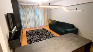 Piaţa imobiliară, în pericol de blocaj. Cât a ajuns acum să coste un apartament de trei camere