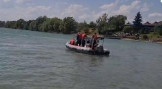 Doi tineri de 18 şi 20 de ani, găsiţi înecaţi într-un lac din Satu Mare. Plecaseră la scăldat