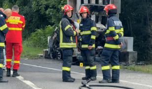 Accident misterios pe DN1. Poliţiştii l-au găsit pe şofer carbonizat