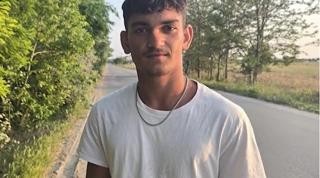 Tânără de 21 de ani, salvată de la înec în Costineşti, de un adolescent