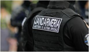 Scandal cu focuri de armă în Ferentari. Un tâlhar a fugit de două ori de Poliţie şi a fost săltat de mascaţi