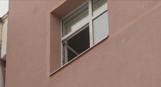 Elevă de 15 ani, în stare gravă la spital după ce s-ar fi aruncat de la etajul al doilea al şcolii