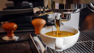 Cum alegi ce cafea să bei, după buget. Soluţiile găsite de români după ce preţurile au crescut cu peste 30%