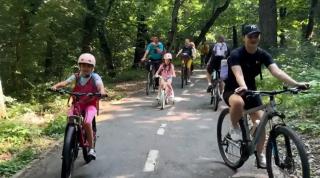 Sibiu pe două roți. Elevii au pedalat pentru un oraș mai verde, în "Turul Școlilor pe bicicletă"