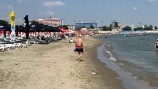 Cât costă să închiriezi un şezlong pe litoralul românesc în 2025. Două staţiuni introduc abonamente de vară