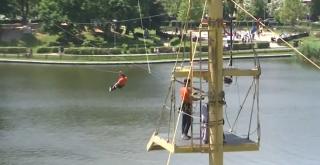 Cât plătesc amatorii de adrenalină pentru două ore de aventură, la câteva minute de centrul Braşovului