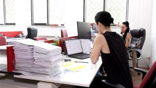 25% din români vor alt job. Se plâng de ore suplimentare, dar patronii susțin că nu sunt productivi