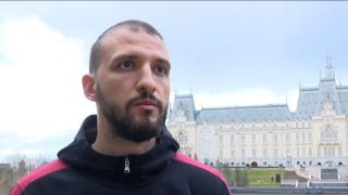 Iubita lui Ştefan Mandachi vrea ordin de protecţie pentru violenţă domestică. Ar fi ameninţat-o cu moartea